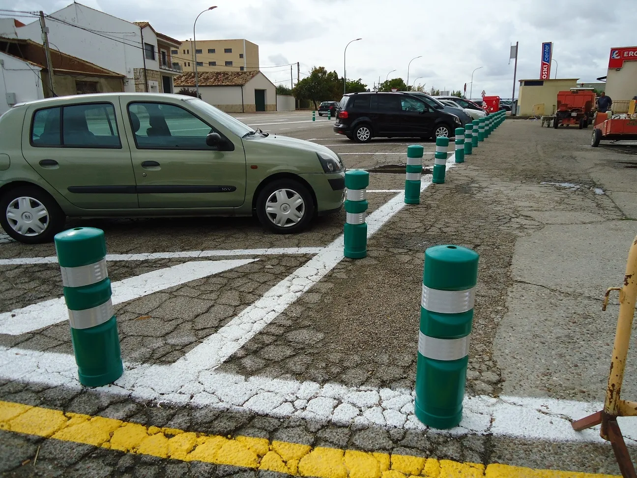 Foto 2 - Concluye la actuaci&oacute;n integral para mejorar la se&ntilde;alizaci&oacute;n vial del casco urbano de Almaz&aacute;n