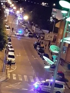 Foto 13 - AMPLIACI&Oacute;N: La Polic&iacute;a Nacional desaloja el bar Vela por una amenaza de bomba