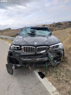 Una imagen del vehículo accidentado en Dévanos. /SN