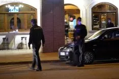 Foto 3 - AMPLIACI&Oacute;N: La Polic&iacute;a Nacional desaloja el bar Vela por una amenaza de bomba