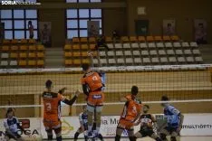 Una imagen del encuentro esta tarde en el pabellón de Los Pajaritos. /SN