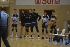 Una imagen del encuentro esta tarde en el pabellón de Los Pajaritos. /SN