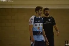 Una imagen del encuentro esta tarde en el pabellón de Los Pajaritos. /SN