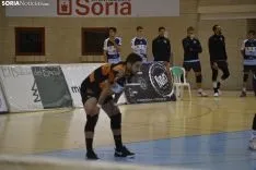 Una imagen del encuentro esta tarde en el pabellón de Los Pajaritos. /SN