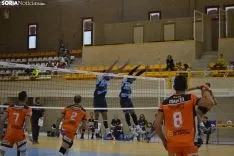 Una imagen del encuentro esta tarde en el pabellón de Los Pajaritos. /SN