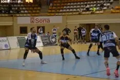 Una imagen del encuentro esta tarde en el pabellón de Los Pajaritos. /SN