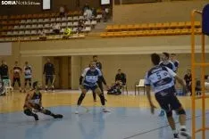 Una imagen del encuentro esta tarde en el pabellón de Los Pajaritos. /SN