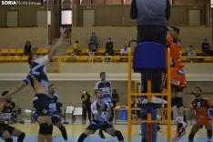 Una imagen del encuentro esta tarde en el pabellón de Los Pajaritos. /SN
