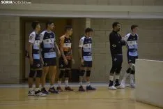 Una imagen del encuentro esta tarde en el pabellón de Los Pajaritos. /SN
