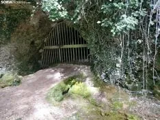 Foto 10 - La cascada de la Toba luce espectacular a la espera de las primeras lluvias del oto&ntilde;o