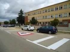 Foto 3 - Concluye la actuaci&oacute;n integral para mejorar la se&ntilde;alizaci&oacute;n vial del casco urbano de Almaz&aacute;n