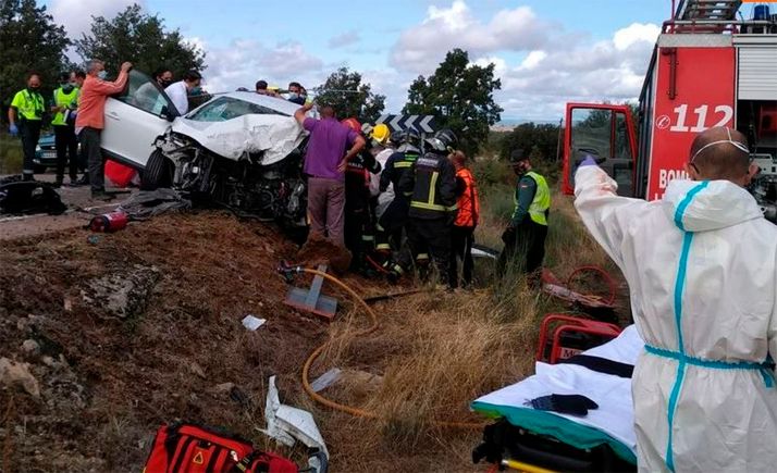 Un fallecido y tres heridos en un choque frontal de vehículos en Salamanca