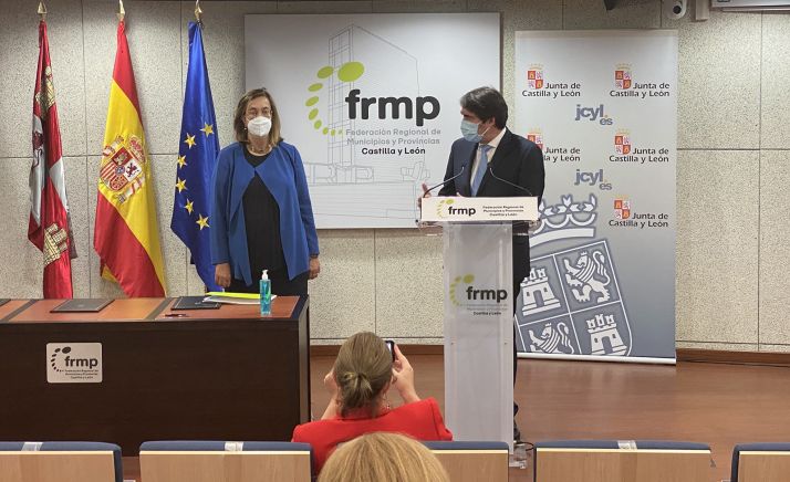 Armisén y Suárez Quiñones, este viernes en la firma del acuerdo. /Jta.