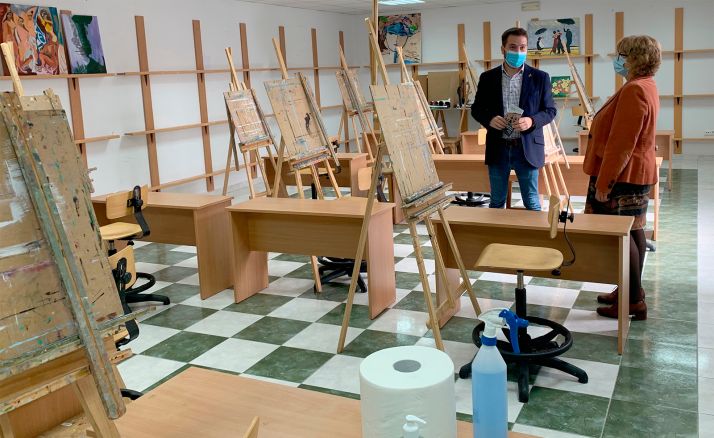 Las Aulas de la Tercera Edad abren la inscripción con más monitores, clases de 10 alumnos y exhaustivas medidas de seguridad