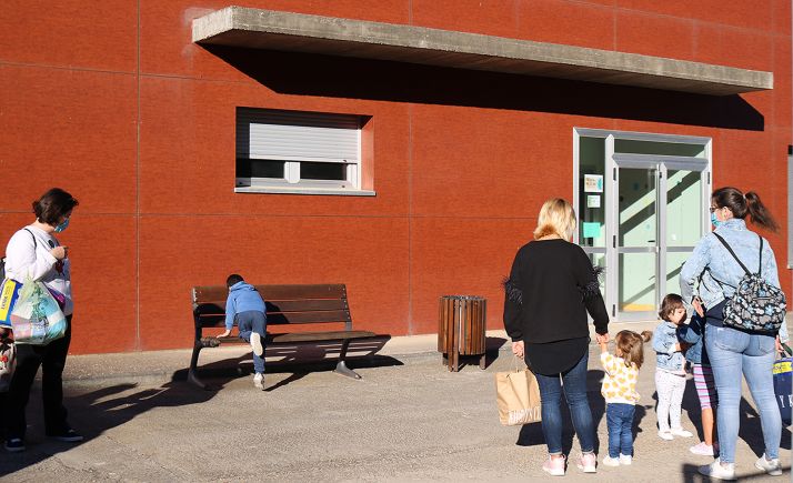 Imagen de la entrada principal al centro. 