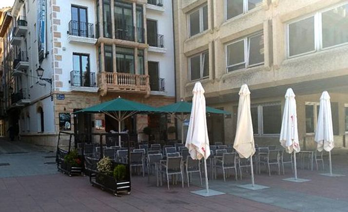 Un velador en un establecimiento del Espolón. 