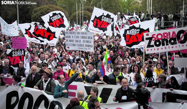 Soria Ya llama a los sorianos manifestarse frente a los centros de salud