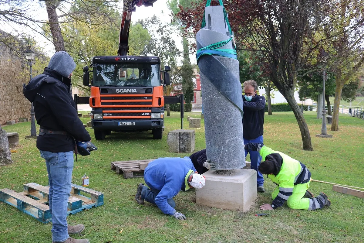 Foto 7 - Las obras del V Simposium de Escultura de Almaz&aacute;n estrenan ubicaciones 
