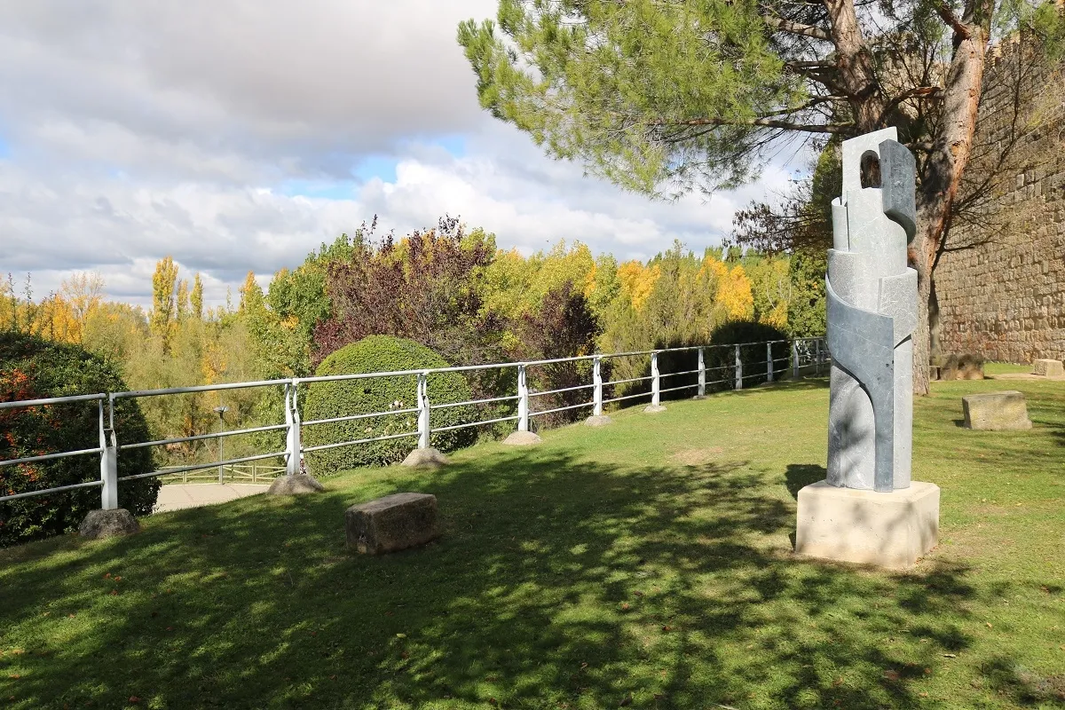 Foto 2 - Las obras del V Simposium de Escultura de Almaz&aacute;n estrenan ubicaciones 