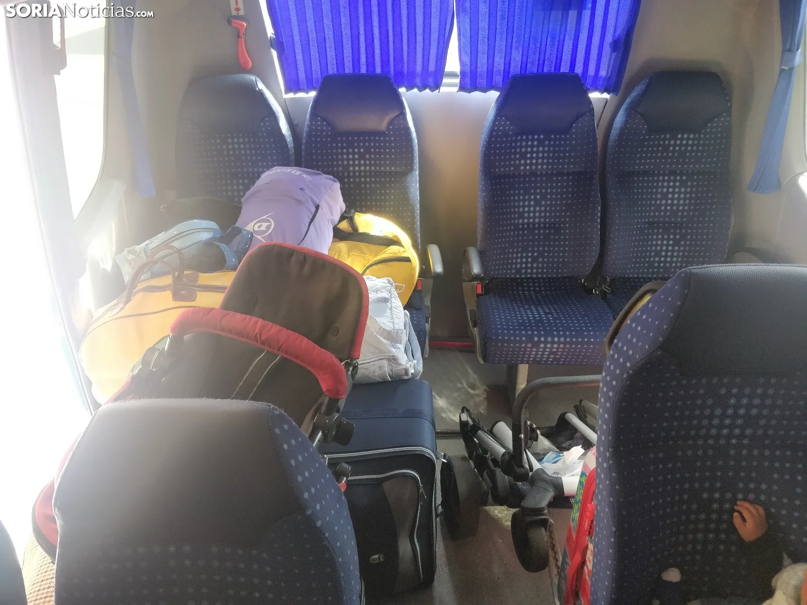 Maletas y microbus de la línea Soria - Valladolid.