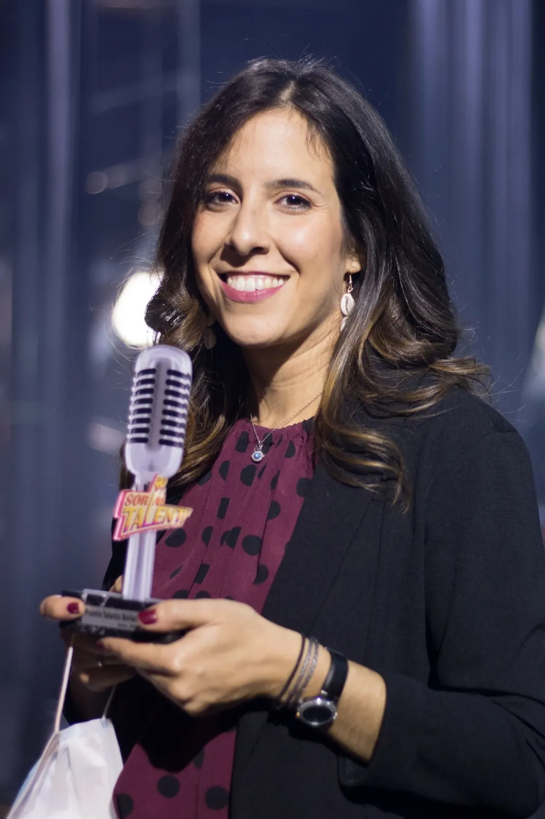 Paula Martínez, posa con el trofeo de Soria Talent.