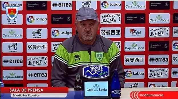 El entrenador del Numancia, Manix Mandiola.