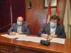 Miguel Latorre y Jesús Cedazo firman el convenio.