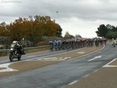 Foto 19 - Vuelta a Espa&ntilde;a: Dan Martin gana en Soria en la in&eacute;dita subida a la Laguna Negra