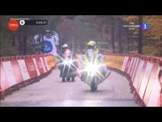 Foto 3 - Vuelta a Espa&ntilde;a: Dan Martin gana en Soria en la in&eacute;dita subida a la Laguna Negra