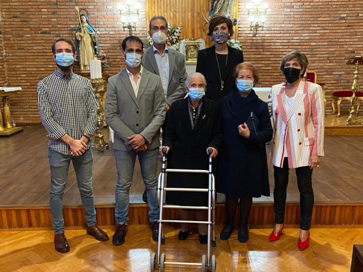 Dionisia Mingueza celebra un siglo de vida en Berlanga y junto a su familia