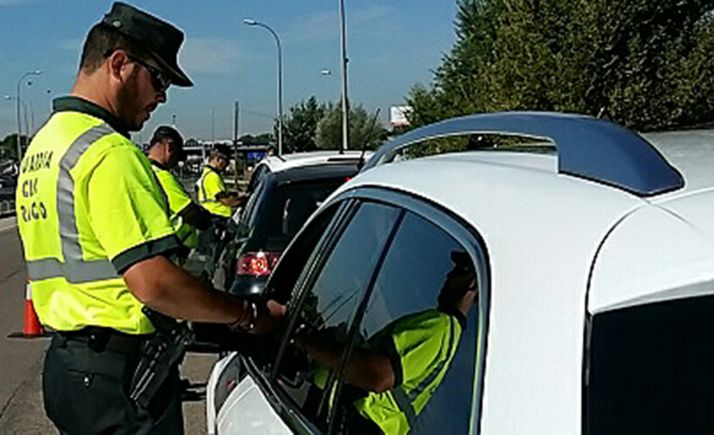 La Guardia Civil envía de vuelta a Zaragoza a 26 personas  