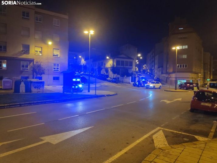 Un control de tráfico en el encuentro de las calles Merineros y García Solier despierta la inquietud de los vecinos del entorno