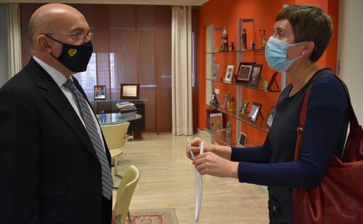 Una investigadora del Itacyl recibe un premio de EE UU por transformar el amoníaco ganadero en fertilizante convencional