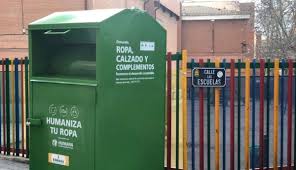 La Junta promueve la campaña Más vidas que un gato para implantar la recogida de residuos textiles