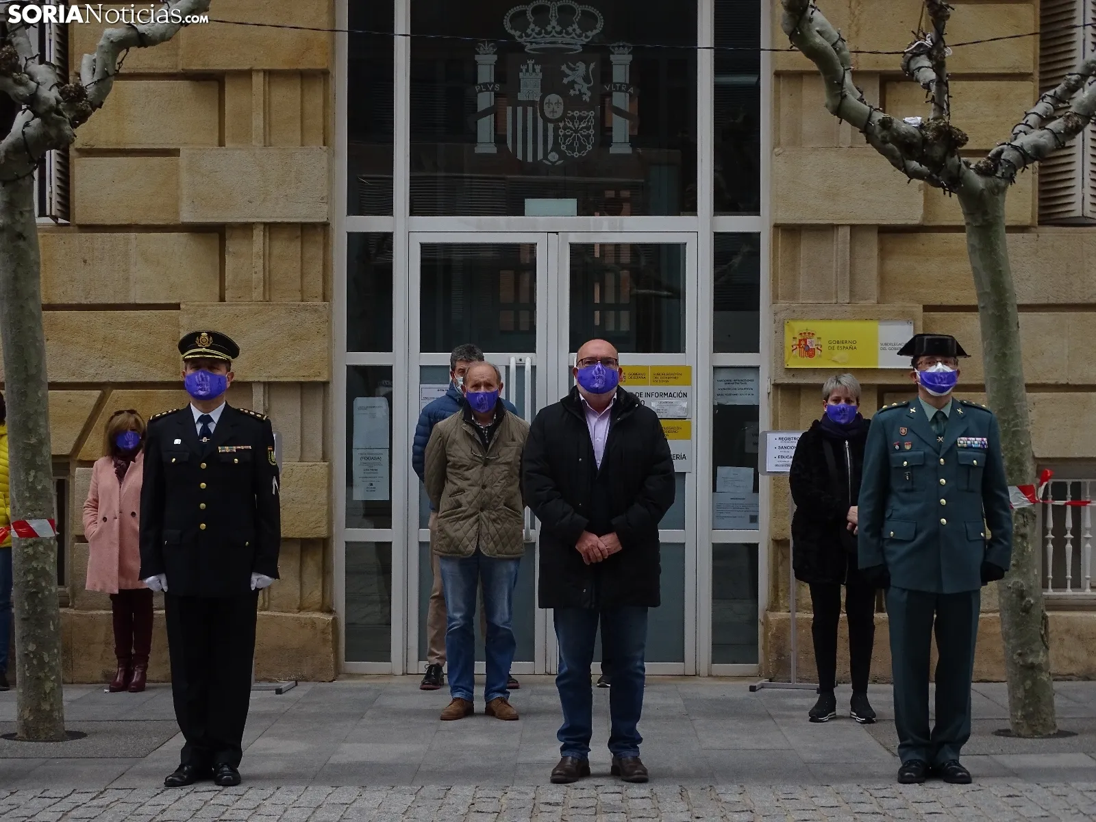 Una imagen de la concentración hoy frente a la sede del Gobierno de España en Soria. /SN