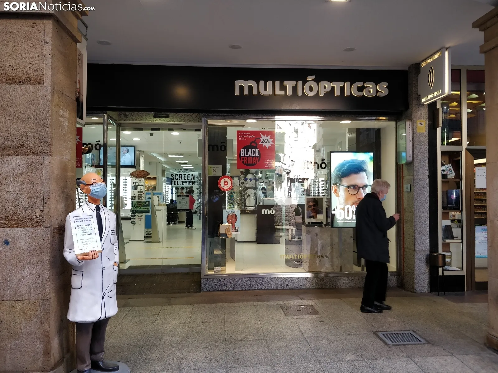 Foto 2 - Multi&oacute;pticas Monreal instala un innovador sistema para garantizar la seguridad anti Covid