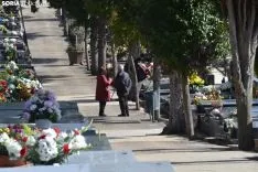 Una imagen del cementerio del Espino este domingo, 1 de noviembre. /SN