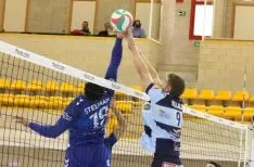 Foto 3 - L&acute;Illa Grau se reivindica en Soria y gana 1-3