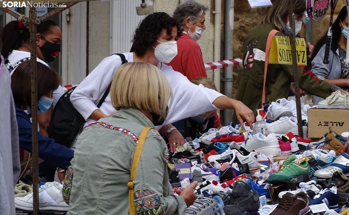 Refuerzo al aforo del mercadillo tras las nuevas restricciones de la Junta