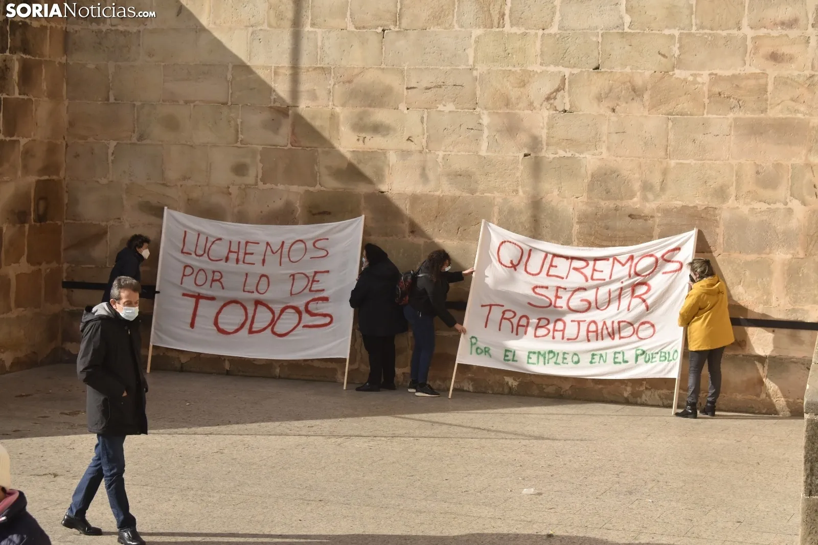 Foto 10 - Decenas de durolenses claman por su residencia