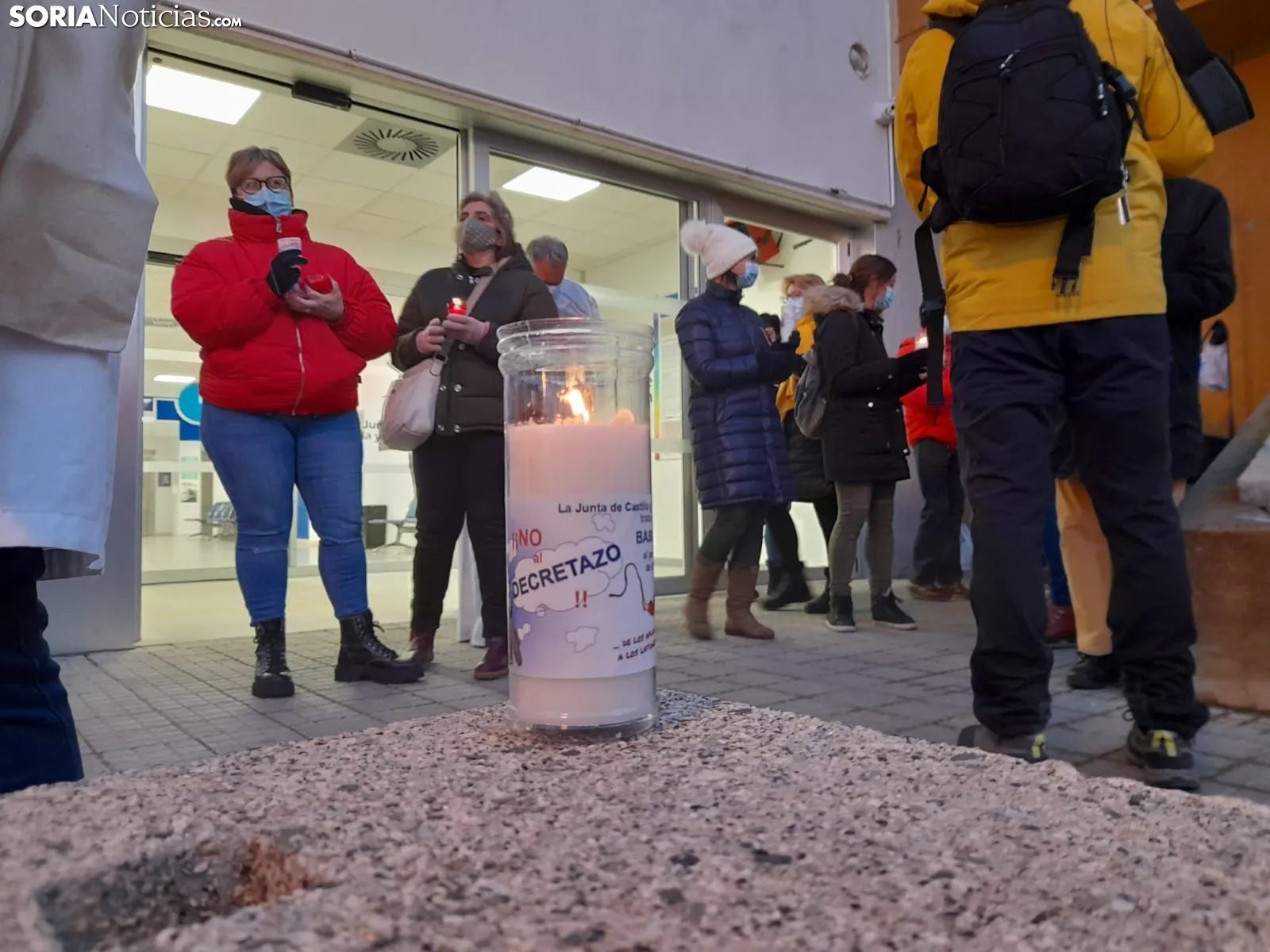 Una imagen de la concentración de esta tarde en el exterior del Santa Bárbara. /SN 