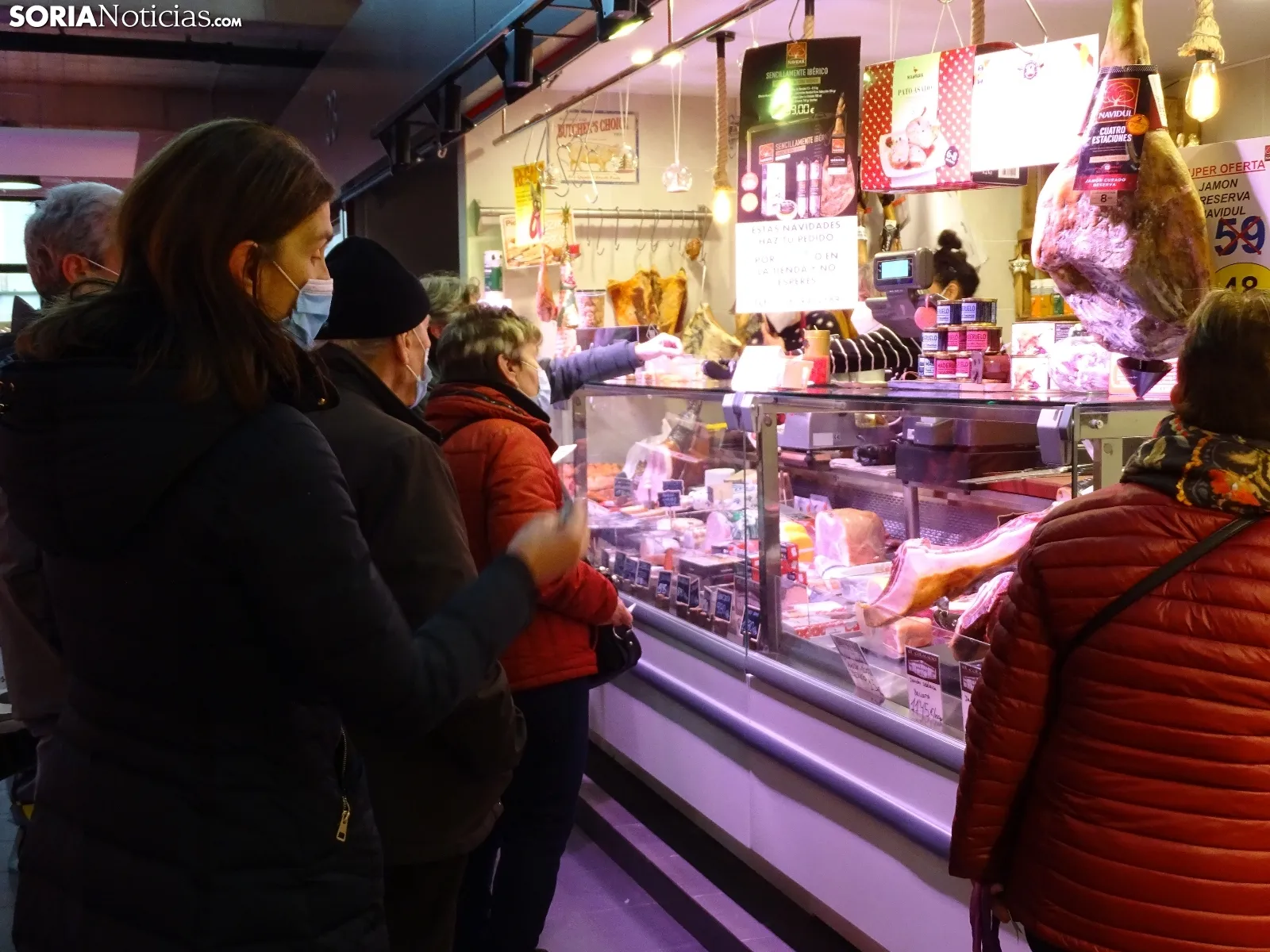 Mercado Municipal durante la mañana de Nochebuena.
