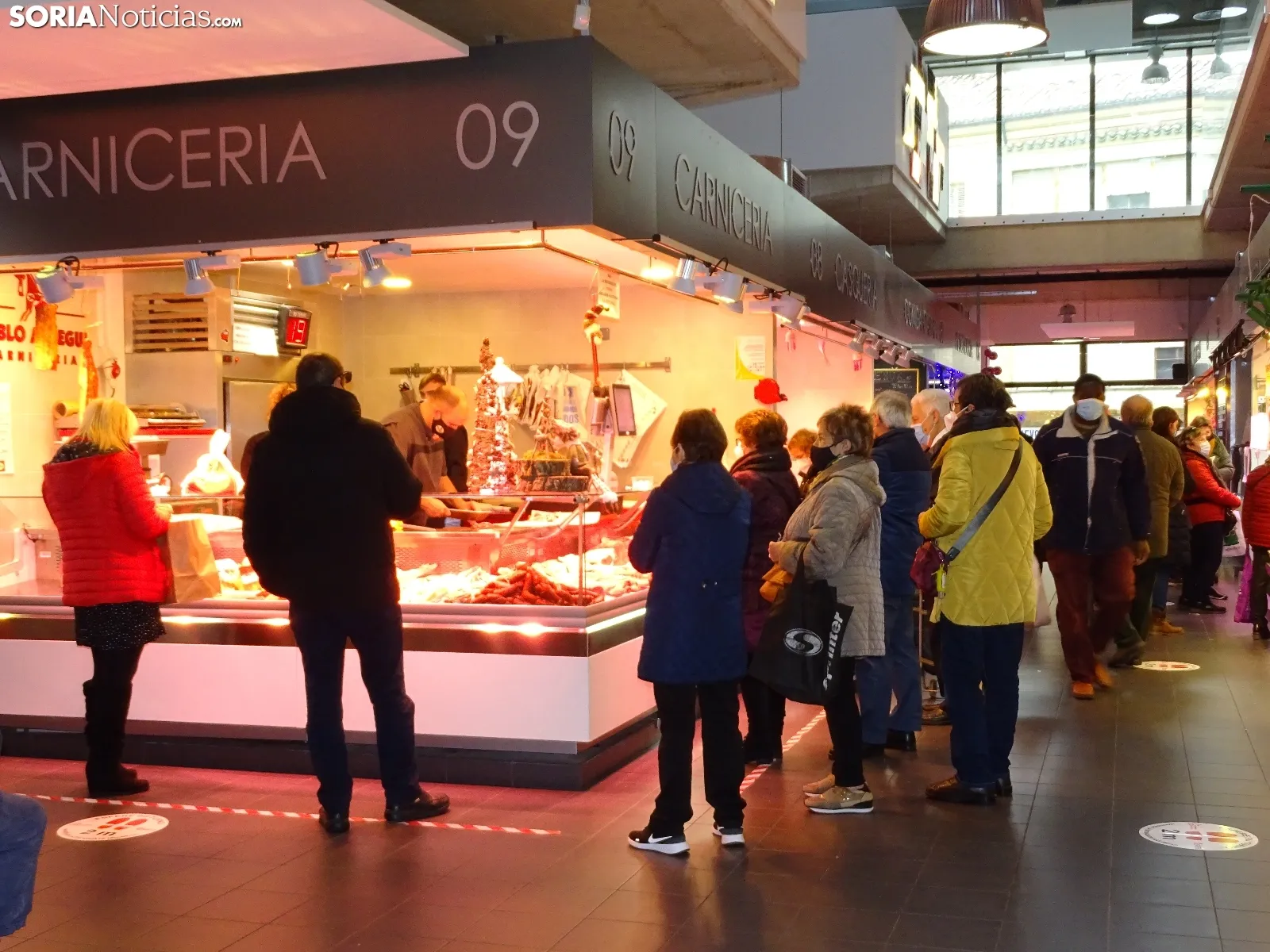 Mercado Municipal durante la mañana de Nochebuena.