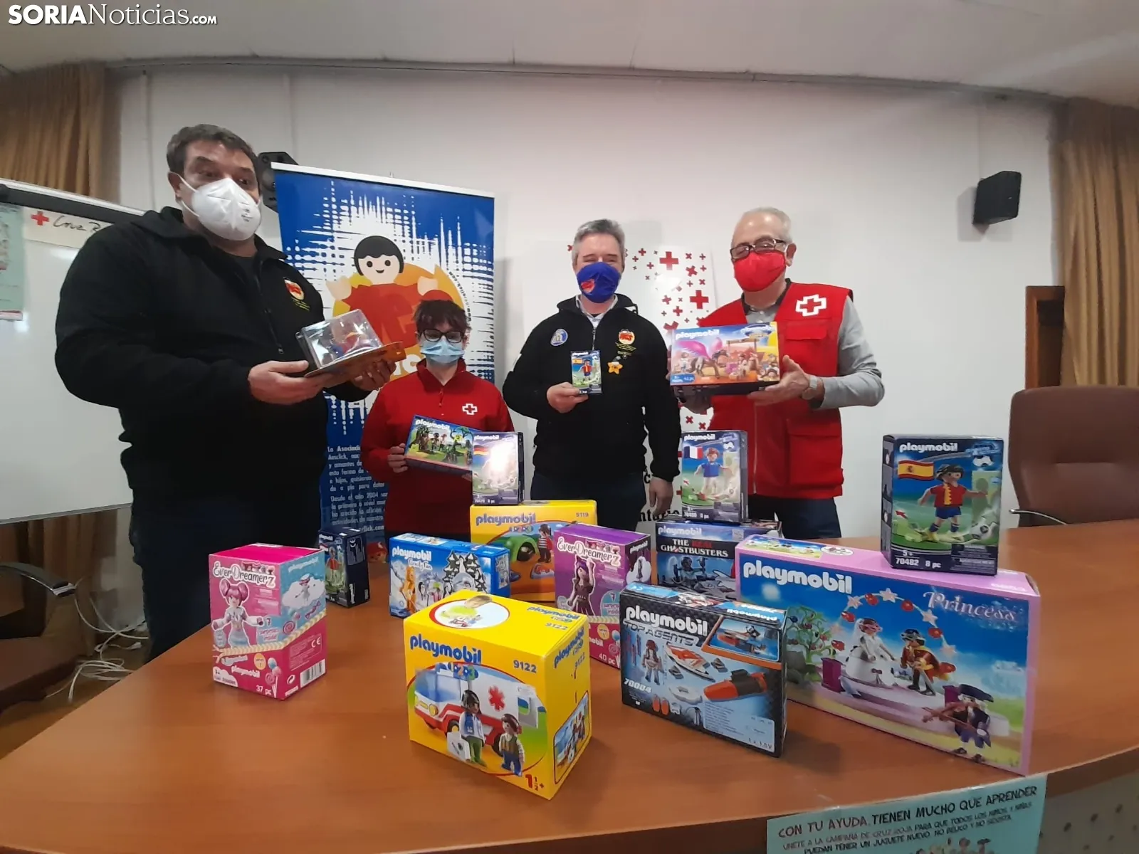 Una imagen de la entrega de los obsequios. /SN