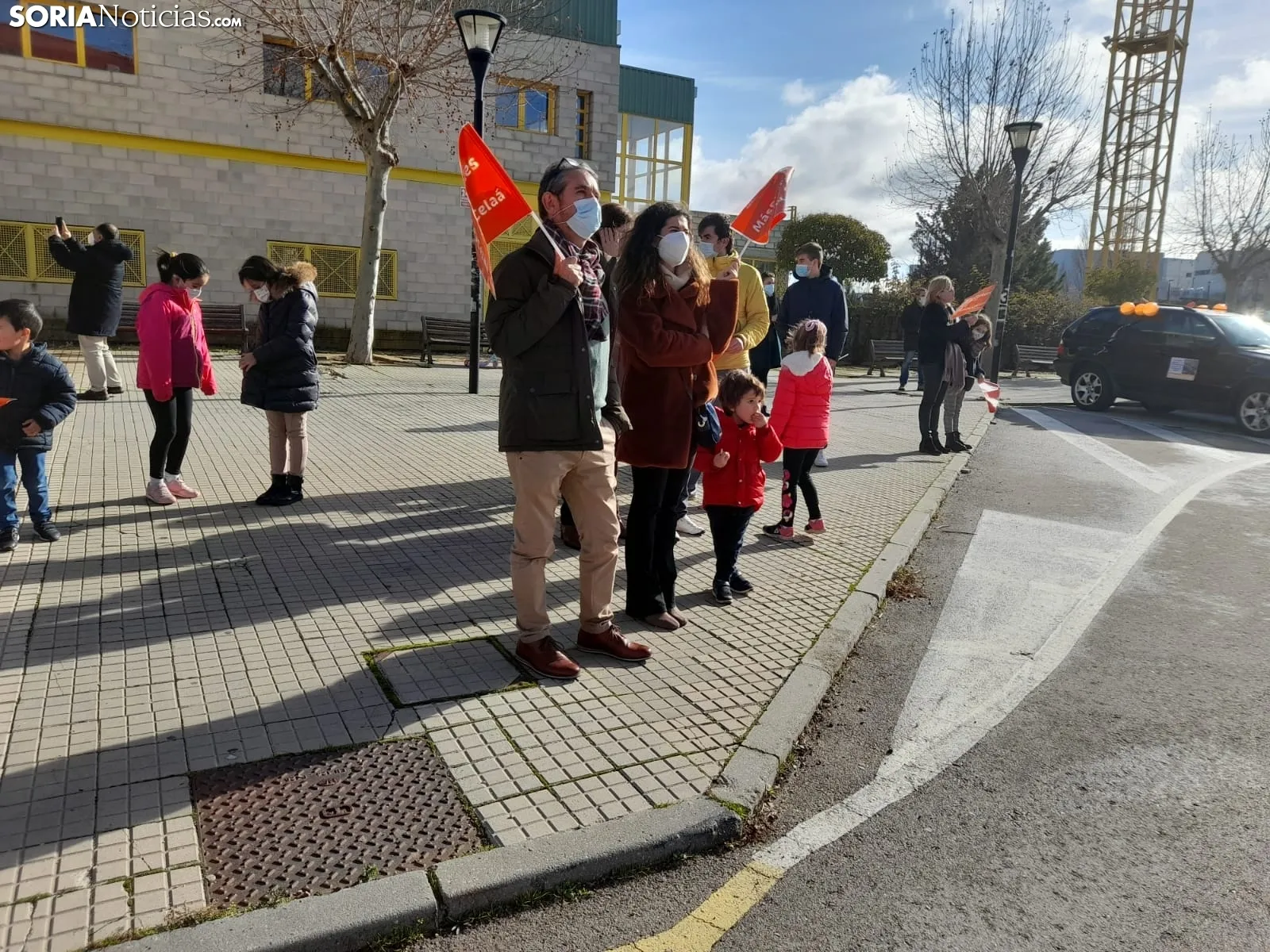 Foto 8 - Galer&iacute;a de im&aacute;genes: unas 300 personas reclaman libertad educativa y rechazan la Ley Cela&aacute;