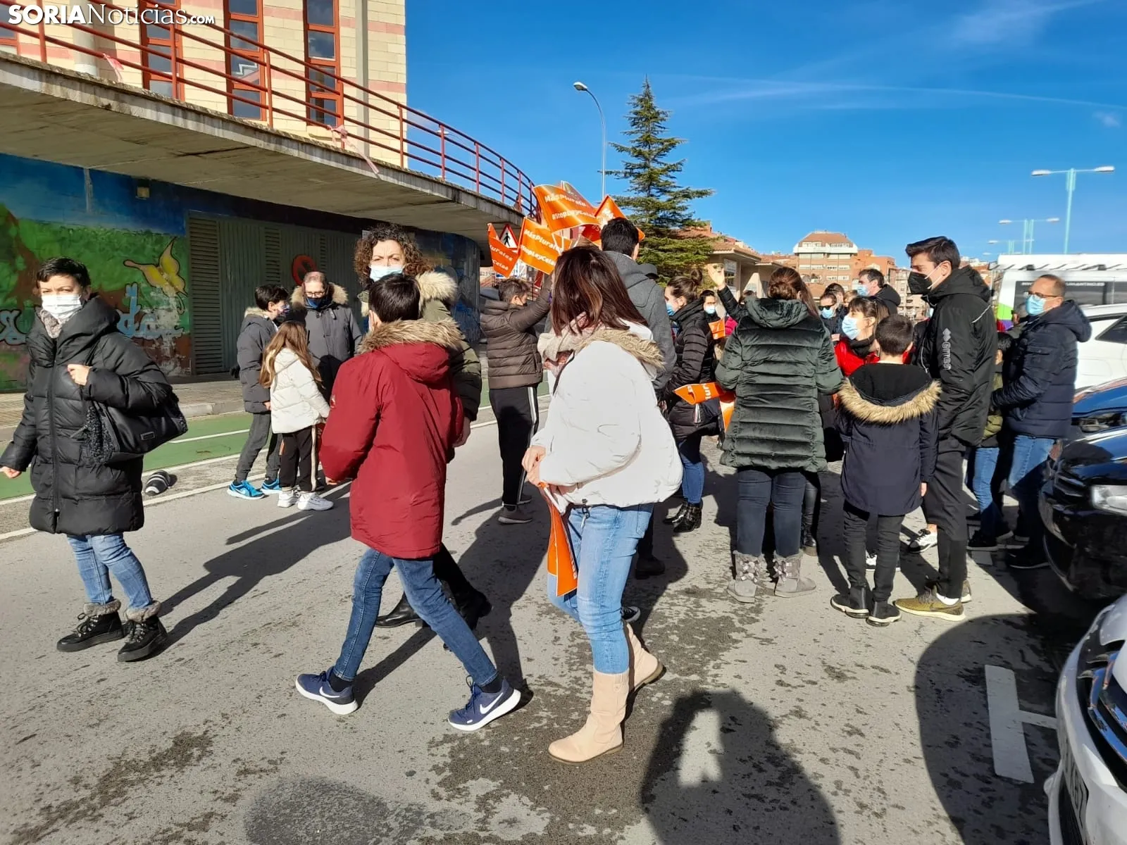Foto 2 - Galer&iacute;a de im&aacute;genes: unas 300 personas reclaman libertad educativa y rechazan la Ley Cela&aacute;
