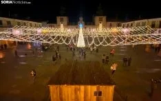 Una imagen del encendido navideño en la Villa Episcopal. /SN