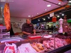 Mercado Municipal durante la mañana de Nochebuena.