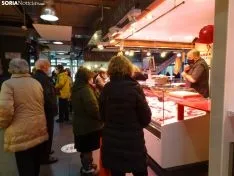 Mercado Municipal durante la mañana de Nochebuena.