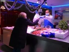 Mercado Municipal durante la mañana de Nochebuena.